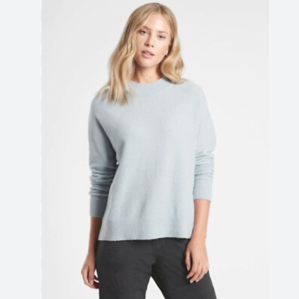 Athleta Hawthorn Crew Voyage Gray Crewneck Sweater M